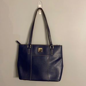 Authentic Dooney and Bourke zippered purse